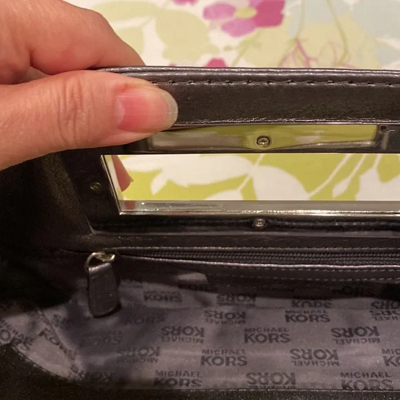 Michael Kors clutch - Picture 4 of 5